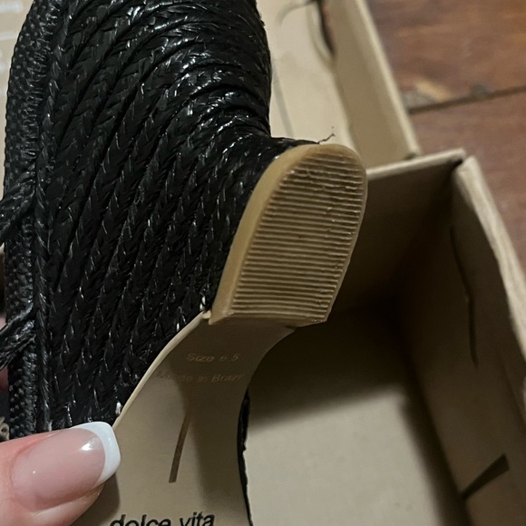 Dolce Vita Textured Black Sandals - Picture 7 of 7